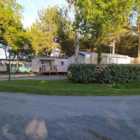 فندق Camping Les Peupliers Saint-Pere-en-Retz المظهر الخارجي الصورة
